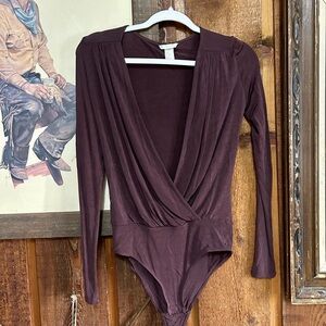 H&M Burgundy Long Sleeve Deep V-Neck Bodysuit XS like new